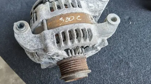 Chrysler 300C Generator/alternator P04801833AB