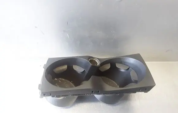 Cup holder front