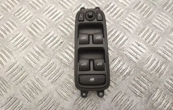 Volvo S60 Electric window control switch 31334345