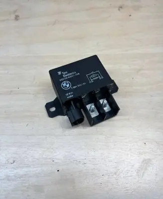 BMW 7 F01 F02 F03 F04 Other relay 7661503 V23132A2001X26