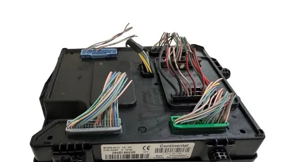 Renault Megane III Fuse module 284B18853R BCM953810 S180180060