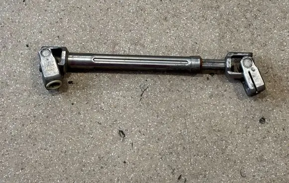 Mercedes-Benz GLE W167 Steering column universal joint A1674601701