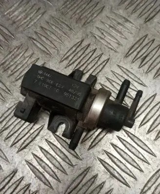 Volkswagen Golf III Valve vacuum 1H0906627