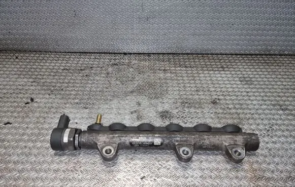 Opel Vivaro Fuel main line pipe 0445214207