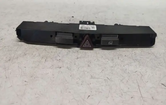 Opel Zafira B Hazard light switch 13100105