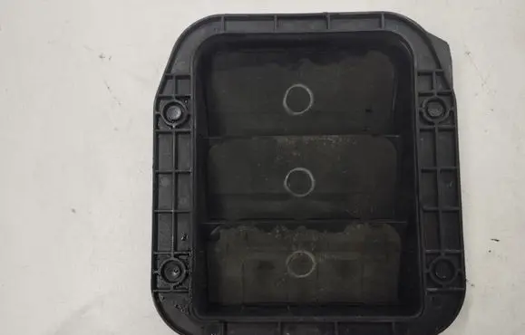 Honda CR-V Quarter panel pressure vent 75450