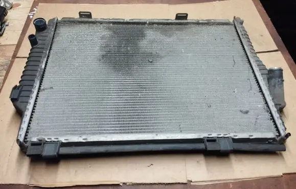 Chrysler Crossfire Coolant radiator