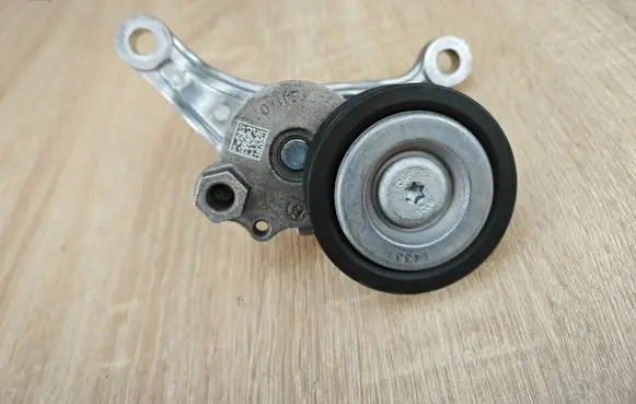 BMW X6 G06 Generator/alternator belt tensioner 8479241