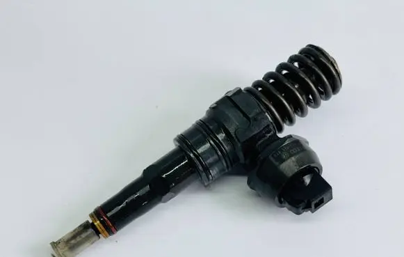 Audi A4 S4 B6 8E 8H Fuel injector 038130073AJ