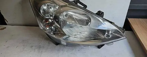 Peugeot Partner Headlight/headlamp 89318005 8931800500KQ 6206K4