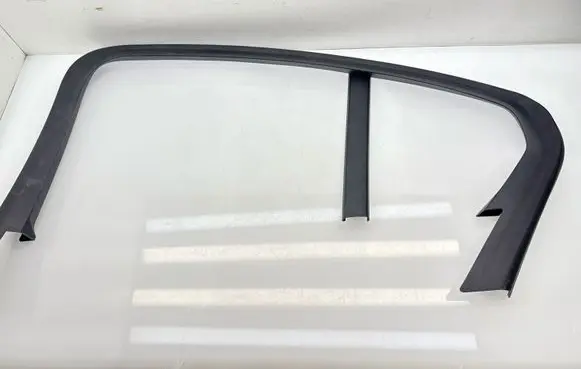 BMW 3 G20 G21 Rear door glass trim molding 77931710 30E0466 51339483228