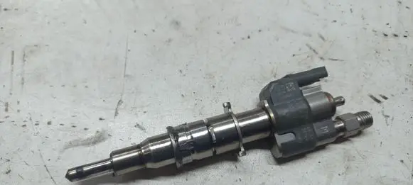 BMW 3 E90 E91 Fuel injector 10181010
