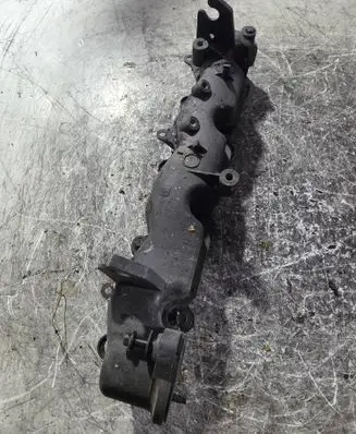 Ford Mondeo Mk III Intake manifold 2S709424BD