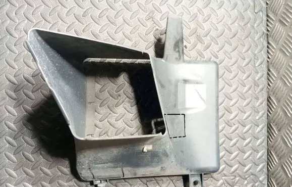 BMW 5 GT F07 Intercooler air channel guide 7200774 18779815