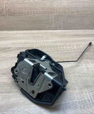BMW 1 E81 E87 Rear door lock 7167076 A046998 REARRIGHTSIDE