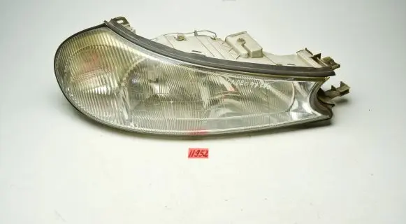 Ford Mondeo MK II Headlight/headlamp 1305235323