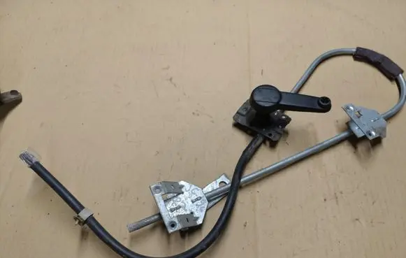 Jeep Cherokee XJ Rear door manual window regulator 