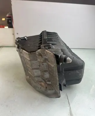 Audi A6 S6 C5 4B Air filter box 058133835AA