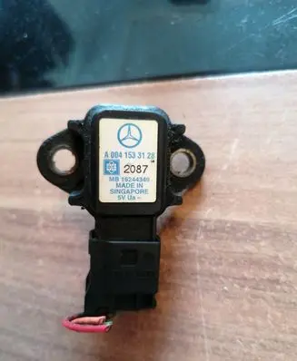 Mercedes-Benz E W211 Air pressure sensor A0041533128