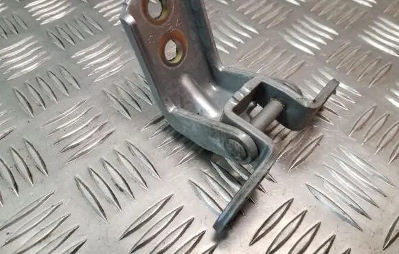 Infiniti FX Rear door lower hinge