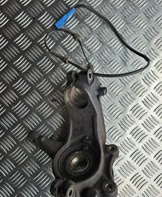Peugeot 2008 I Front wheel hub