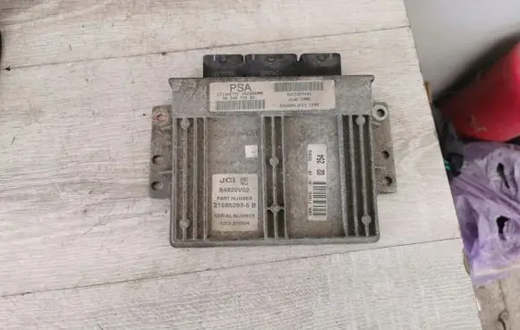 Peugeot 206 Engine control unit/module 9656972680