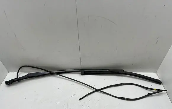 Volvo S90, V90 Front wiper blade arm 31440421