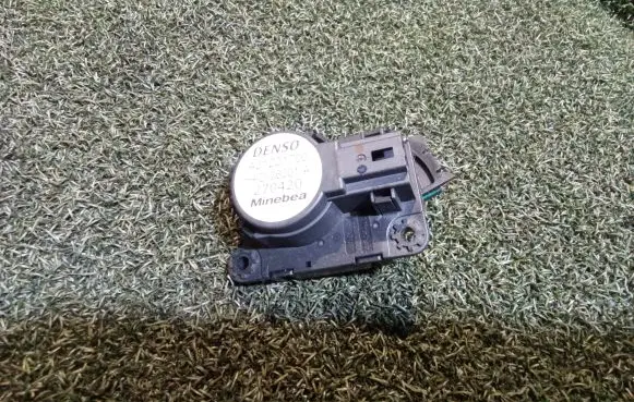 Renault Master III Air flap motor/actuator A21201700