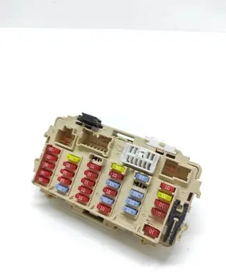 Nissan X-Trail T30 Fuse module 2434666R00