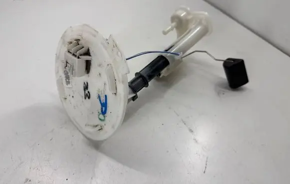 Chevrolet Camaro Fuel level sensor 13592932