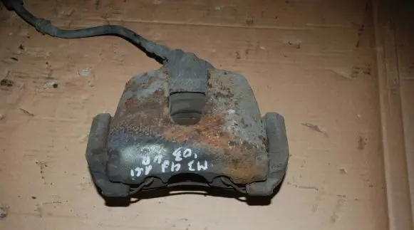 Mazda 3 I Front brake caliper
