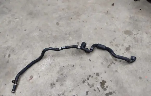 BMW X5 E70 Engine coolant pipe/hose 7576376