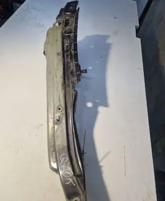 Audi Q7 4L Fender mounting bracket 4L0805157B