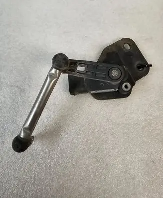 Maserati Levante Air suspension front height level sensor 670037525