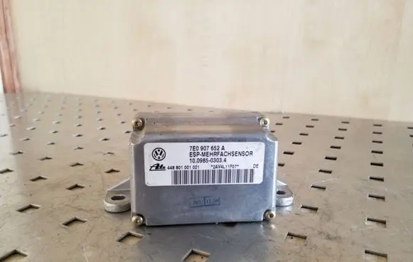 Volkswagen Touareg I ESP acceleration yaw rate sensor 7E0907652A