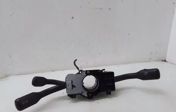 Wiper turn signal indicator stalk/switch