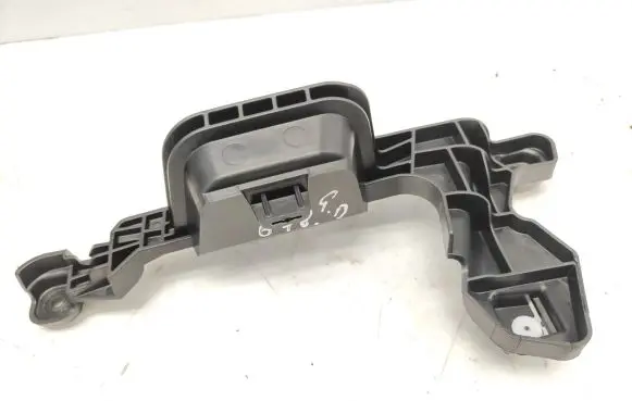 Rear door exterior handle/bracket