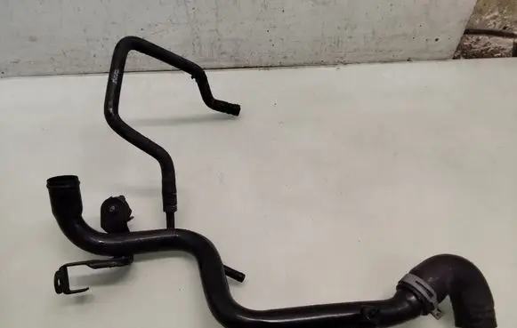 Audi A4 S4 B7 8E 8H Engine coolant pipe/hose 