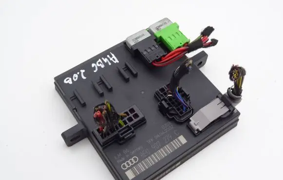 Audi A4 S4 B6 8E 8H Comfort/convenience module 8E0907279C