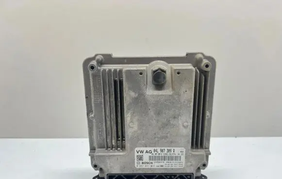 Volkswagen PASSAT B8 Engine control unit/module 04L907309R 0281031066