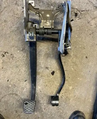 Opel Meriva A Pedal assembly 