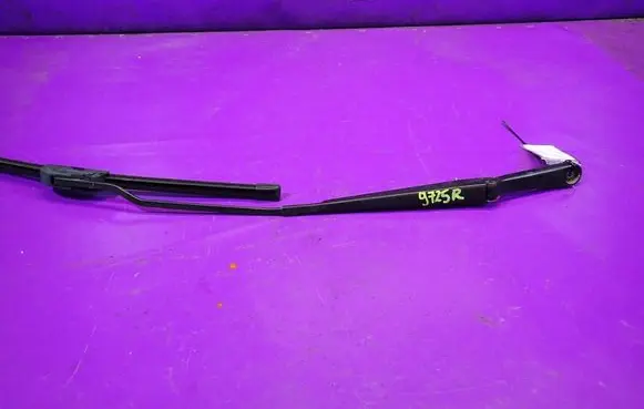 Skoda Fabia Mk1 (6Y) Front wiper blade arm