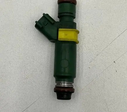 Volvo V70 Fuel injector 9470229