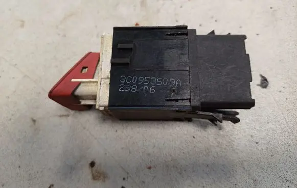 Volkswagen PASSAT B6 Hazard light switch 3C0953509A