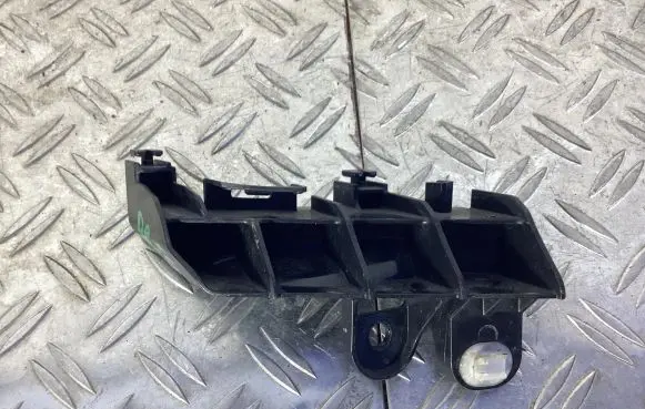 Lexus RC Rear bumper mounting bracket 5256324010