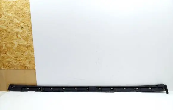 Mazda 3 II Sill BHS250491