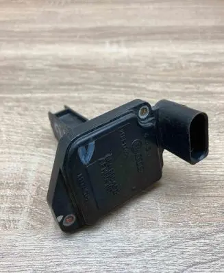 Volkswagen PASSAT B6 Mass air flow meter 06A906461B AFH6010C