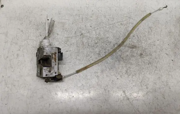 Audi A4 S4 B5 8D Front door lock