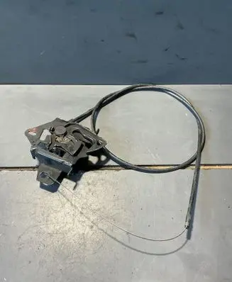 Volkswagen PASSAT B5.5 Engine bonnet/hood lock/catch 3B0823509K