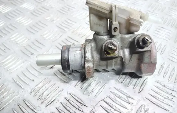 Ford Focus Master brake cylinder